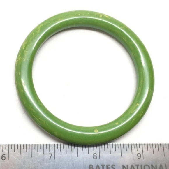 BAKELITE Vintage 1940s Spinach Green/Creamed Corn Marbled Bracelet TESTED - Picture 5 of 5